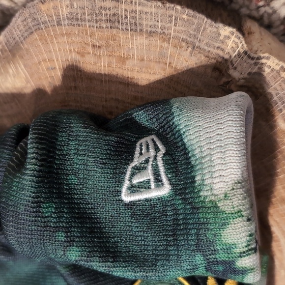 Offical NFL Beanie Green Bay Packers Tie Dye Splash 2023 Winter Hat DRAFT READY - Picture 4 of 11